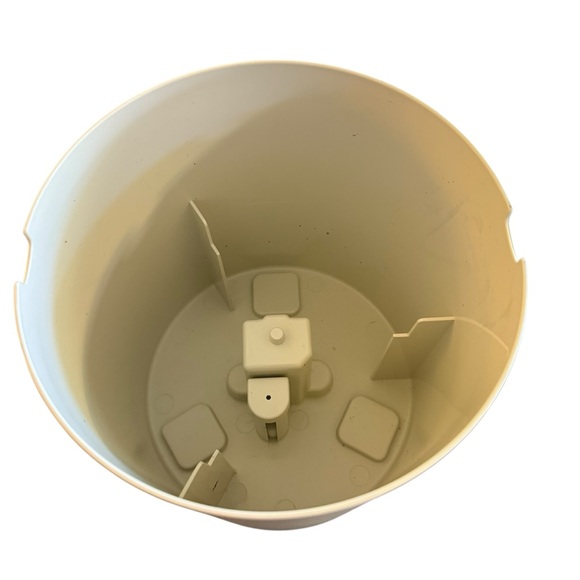 Smart Plant Watering Pot with Alarm and Decorative Wooden Legs - Picture 9 of 10